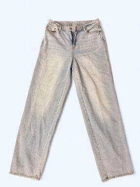 Light Wash Women’s Straight Leg Jeans with Bow Design
